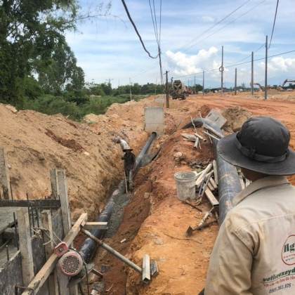 Thi công ống HDPE và hố ga thu gom nước thải